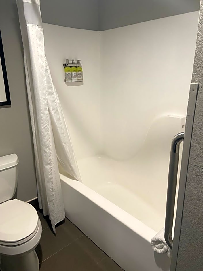 Holiday Inn Express Hotel & Suites Solana Beach-Del Mar By IHG