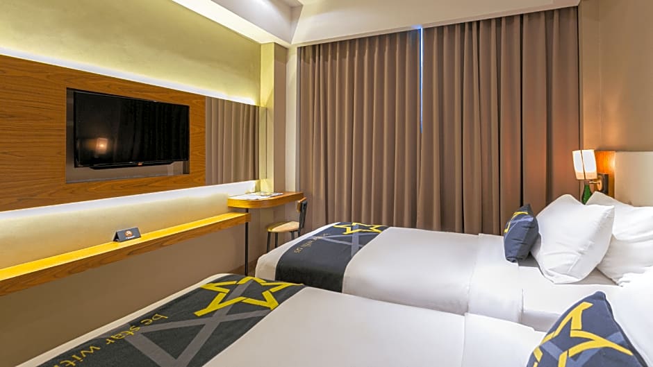 Yellow Star Gejayan Hotel
