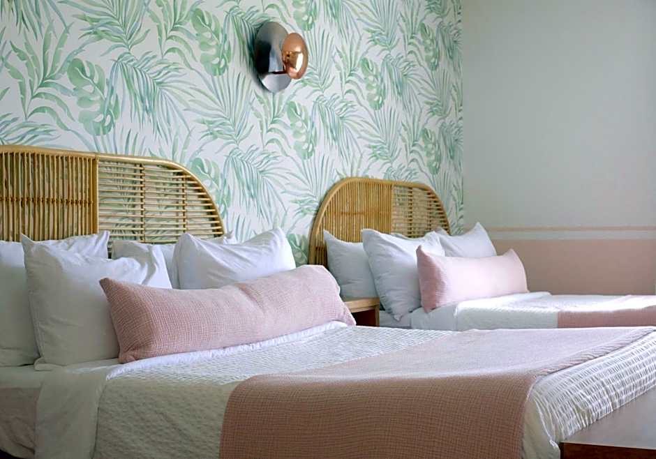 The June Motel, Prince Edward County