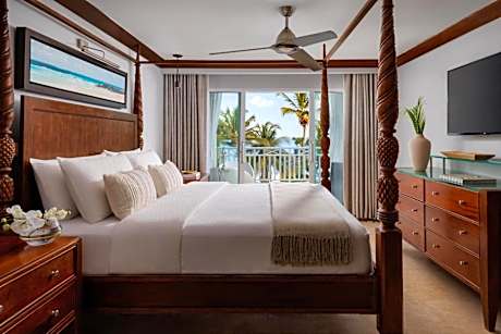 Beachfront One-Bedroom Butler Suite with Balcony Tranquility Soaking Tub