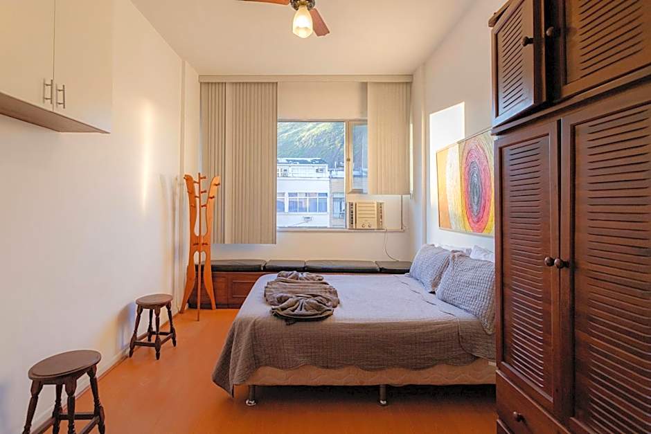 SUH Copacabana 66 Center of Copacabana Beach!