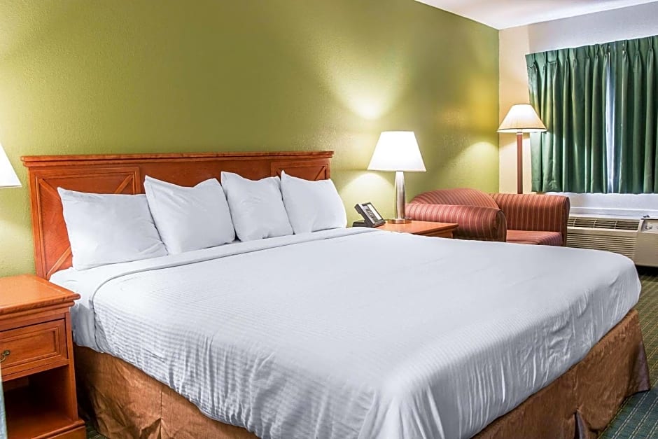 Rodeway Inn Grand Haven