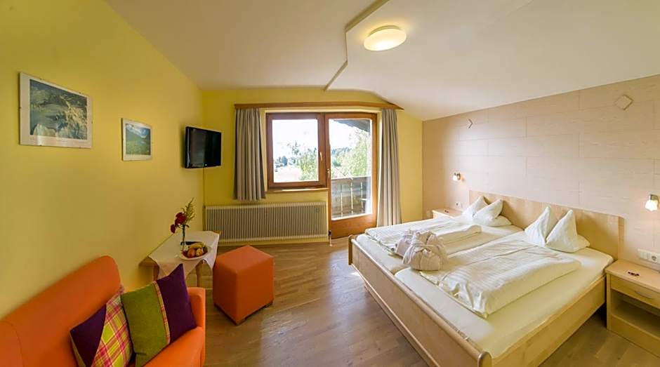 Almfrieden Hotel & Romantikchalet