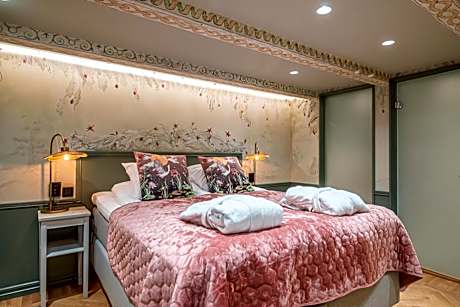 The 17th-Century Cellar - No Window