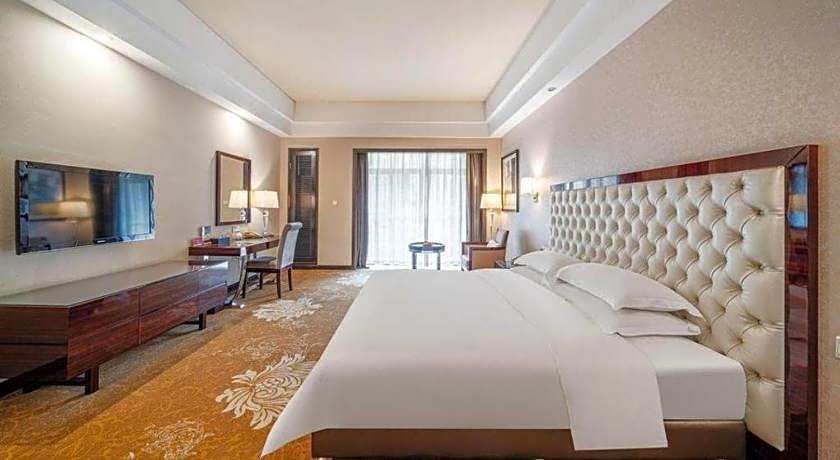 Country Garden Phoenix Hotel Yunfu