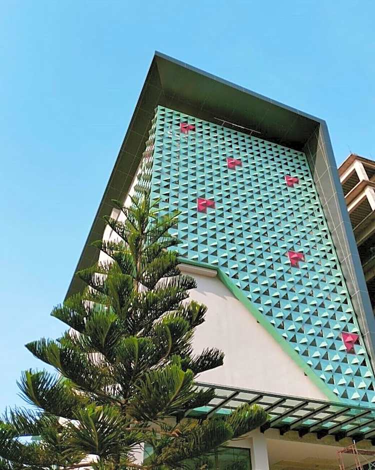 MaxOneHotels.com @ Kota Harapan Indah Bekasi