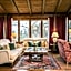 Country Club Hotel & Suites