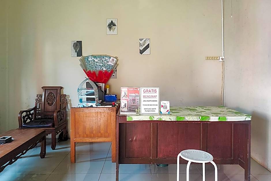 RedDoorz Syariah near Universitas Jambi Telanaipura