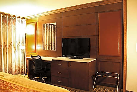 Luxury Two Double Bed Room