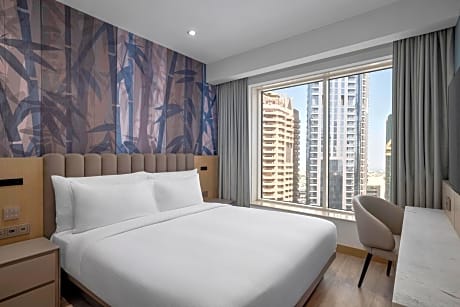 Premium 1 Bedroom Suite with 1 Queen, City view