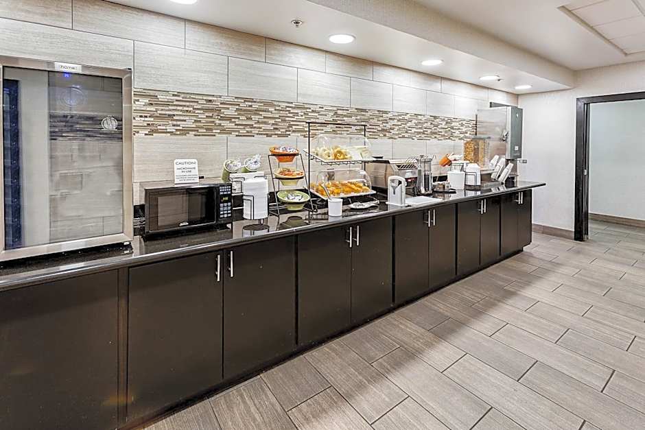 La Quinta Inn & Suites by Wyndham Clarksville