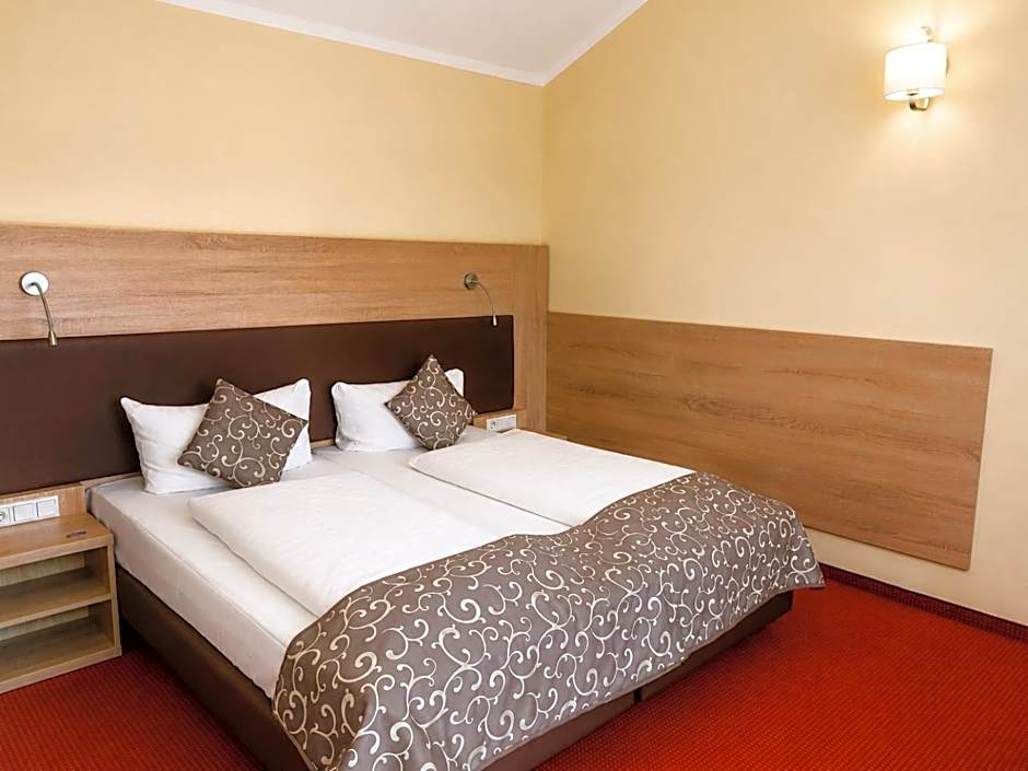 Port Inn Hotel
