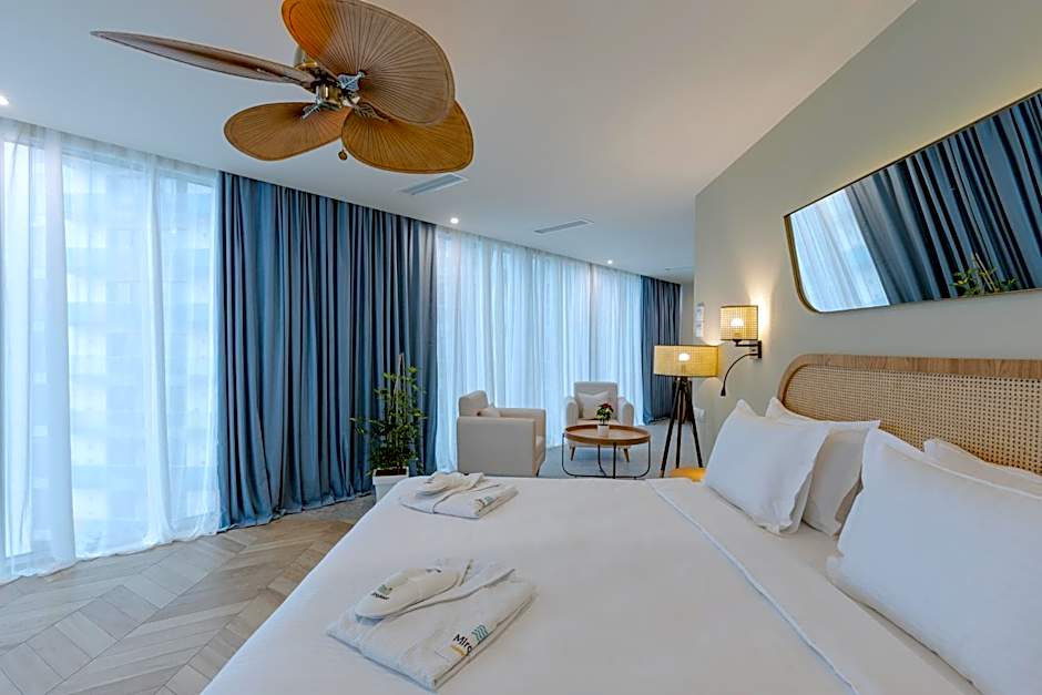 MiraMar Luxury Residences