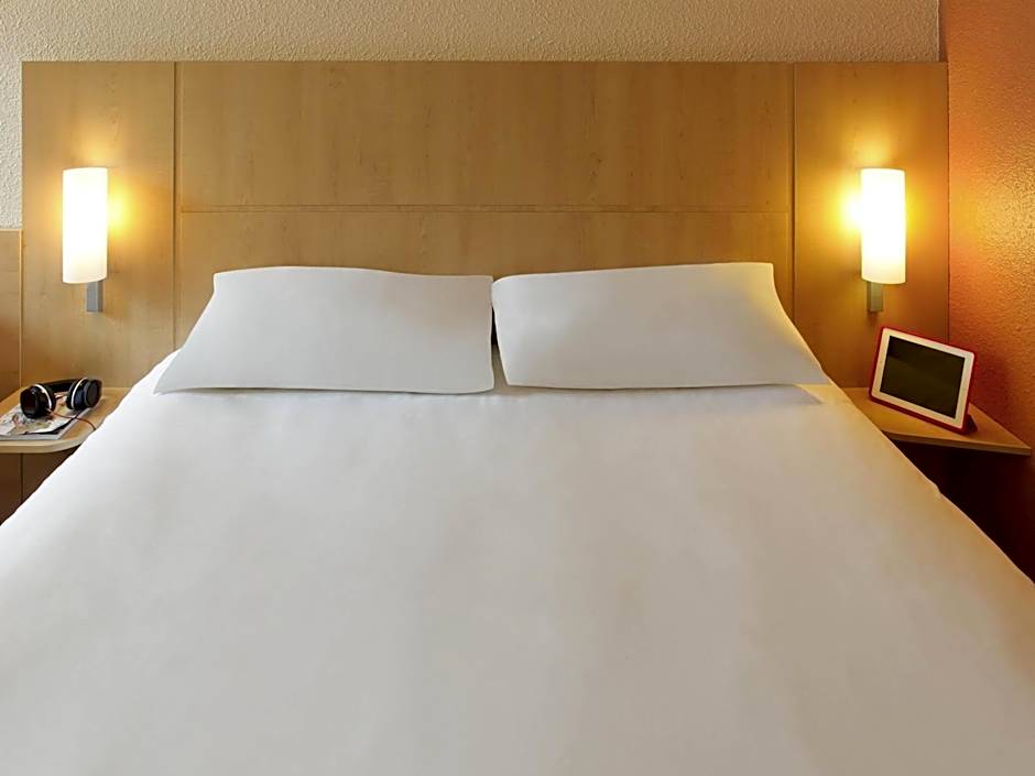 Ibis Roanne Le Coteau Hotel Restaurant