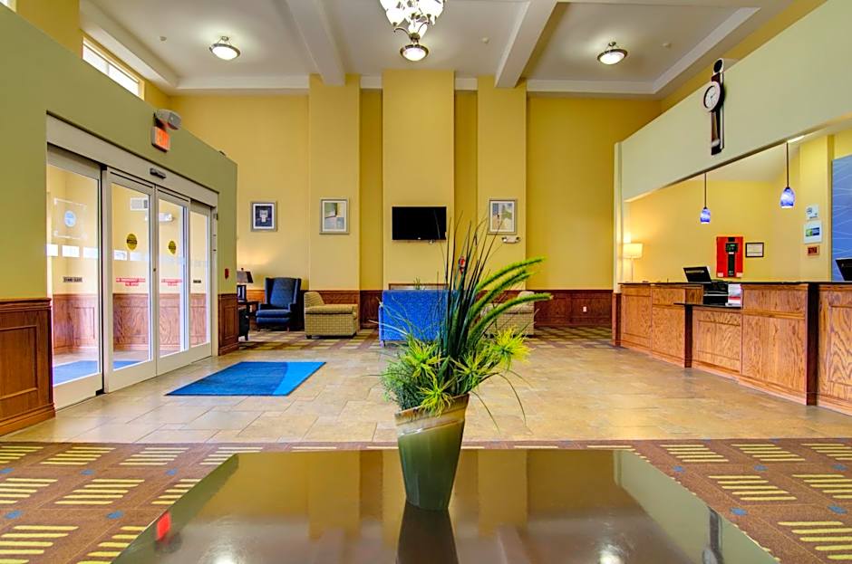 Holiday Inn Express Hotel & Suites Kansas City Sports Complex By IHG