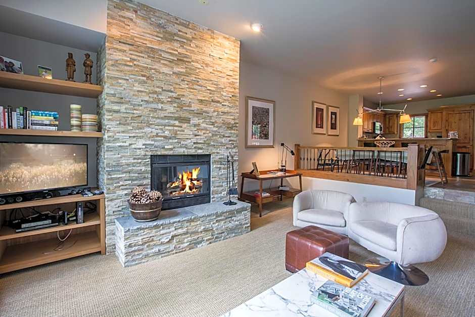 Highlands Townhome by Vail Realty