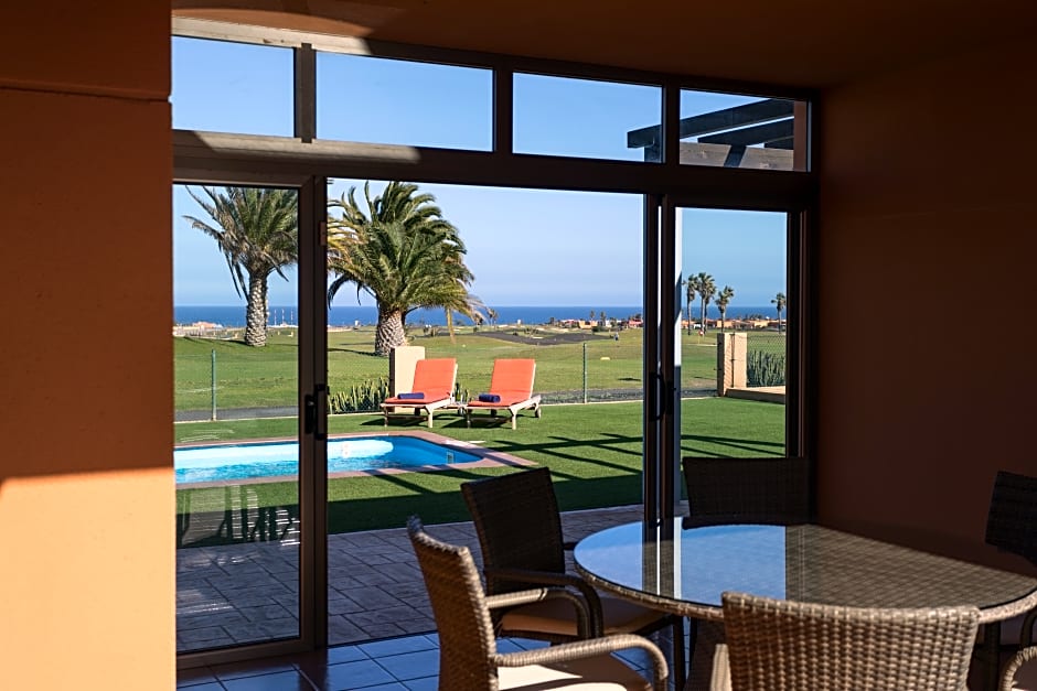 Villas Caleta Beach & Golf