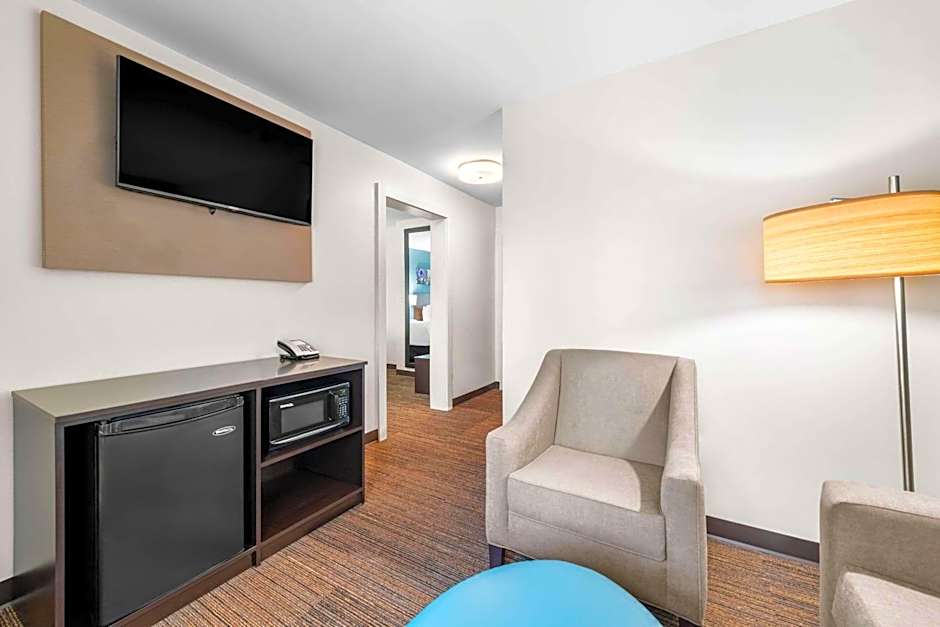 Sleep Inn & Suites