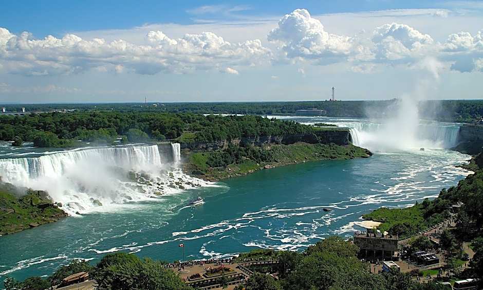 The Brock Niagara Falls Fallsview, Tapestry by Hilton