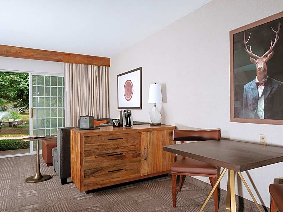 Cherry Valley Hotel