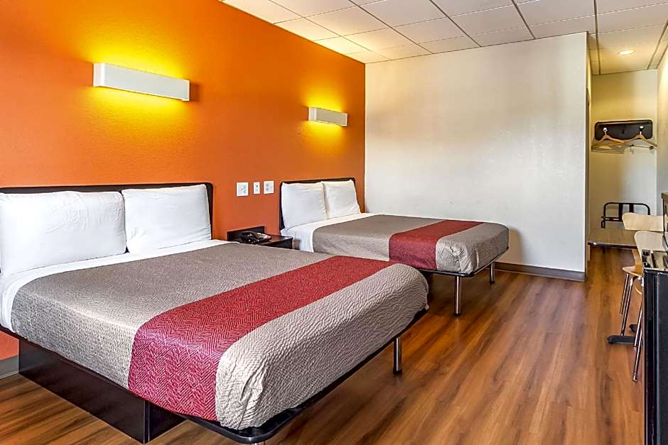 Motel 6 Elizabeth NJ Newark Liberty Intl Airport