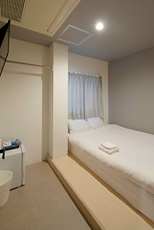 Standard Double Room with Shared Bathroom
