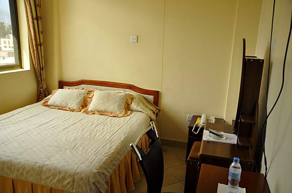 Rich Hotel