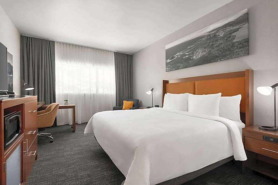 La Quinta Inn & Suites by Wyndham San Luis Obispo Downtown