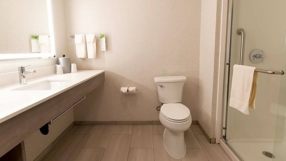 Holiday Inn Express Oakdale By IHG