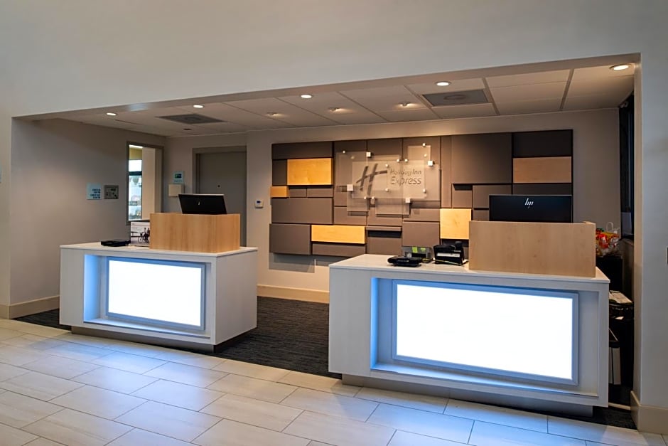 Holiday Inn Express San Francisco Airport South, an IHG Hotel