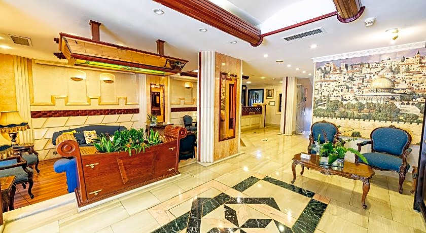 Comfort Hotel Suites