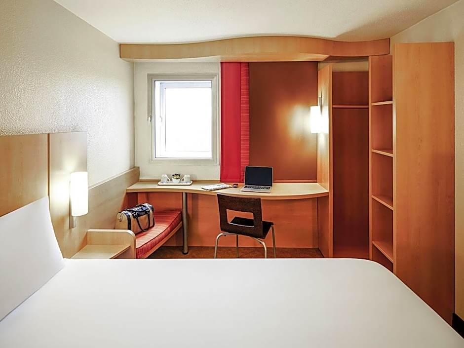 Ibis London Heathrow Airport Hotel