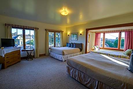 Family Room with Garden View