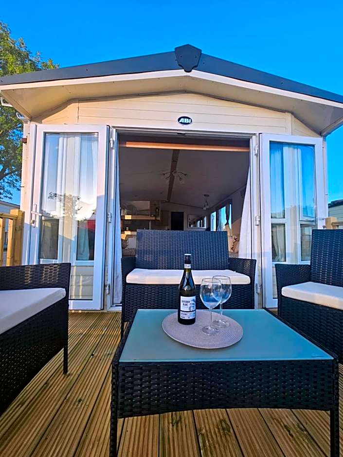 Luxe 6 berth caravan Lytham