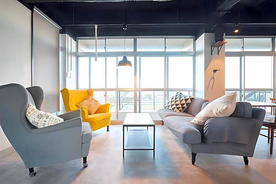 J-Hoppers Lake Biwa Guesthouse