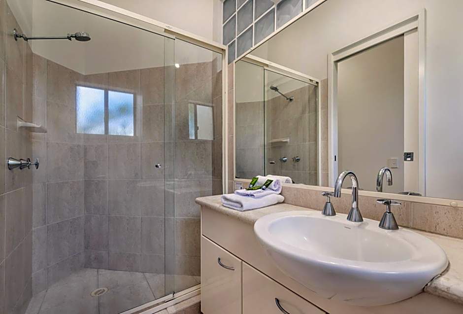 Mirra Chana Beachfront Apartments Mooloolaba