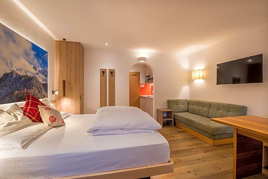 La Tambra - Residence - Central with Restaurant