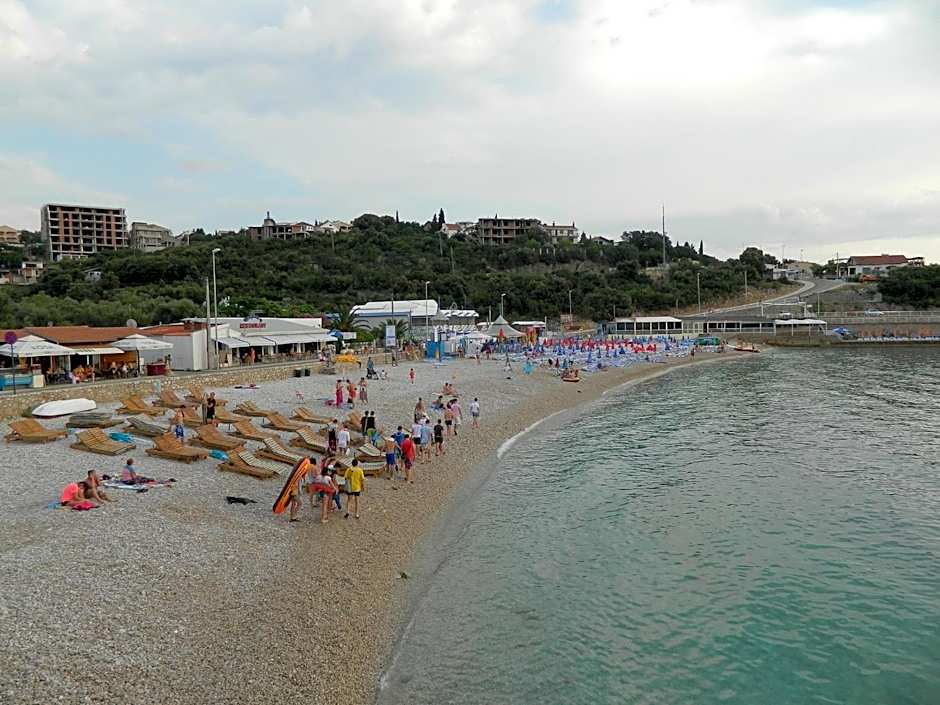 President Bungalows and Apartments