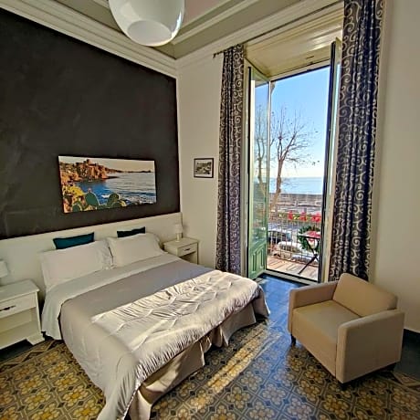 Deluxe Double Room with Balcony and Sea View