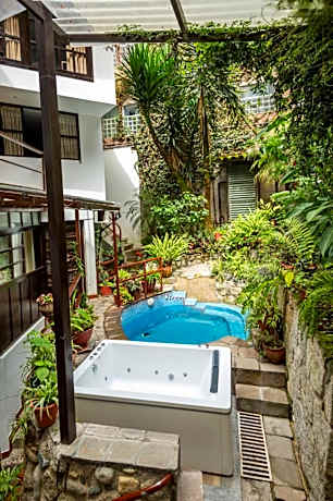 Gringo Bill's Boutique Hotel