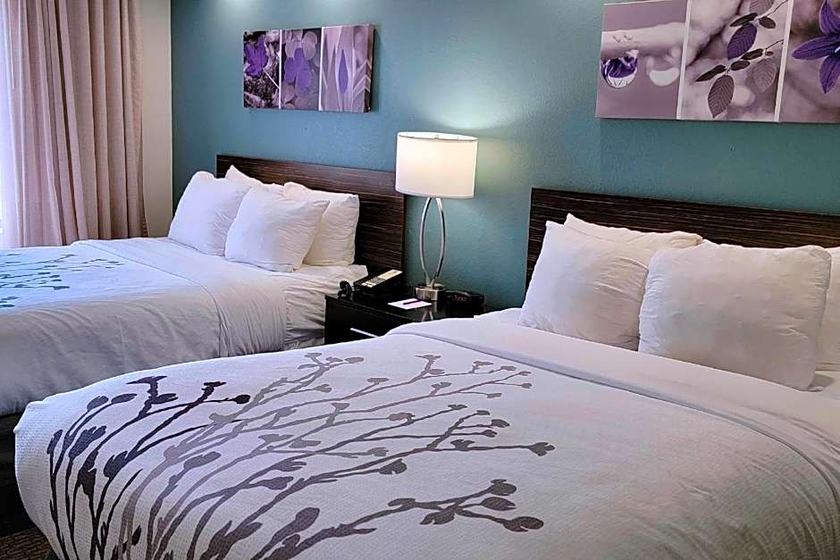 Photo 1 of 4 of 2 Double Beds