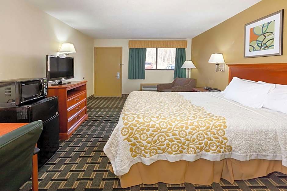 Days Inn by Wyndham Kent - Akron