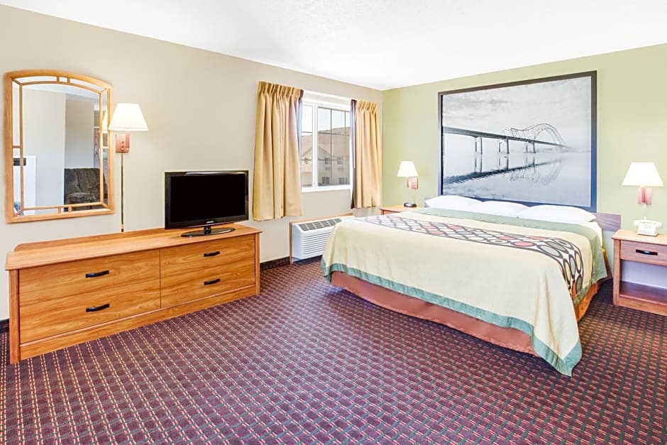 Super 8 by Wyndham Le Claire/Quad Cities