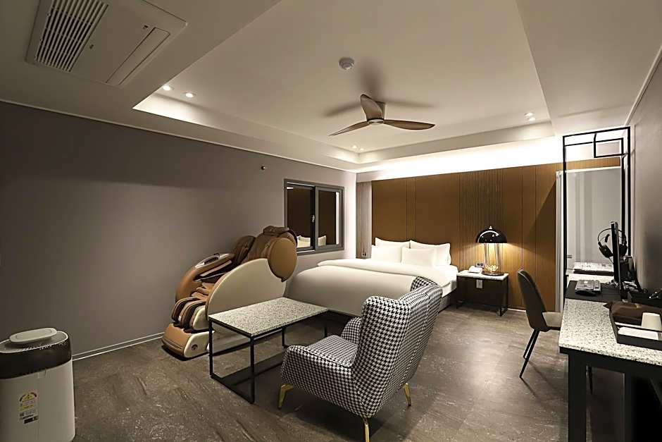 Jecheon The Wall Hotel