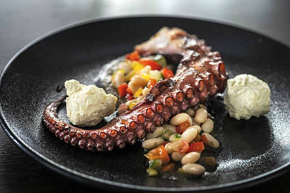 AC Hotel by Marriott Lansing University Area