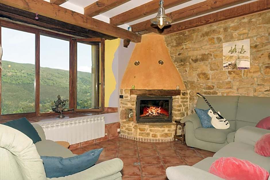 Conjunto Rural la Tejedora. Albergue y estudios familiares.