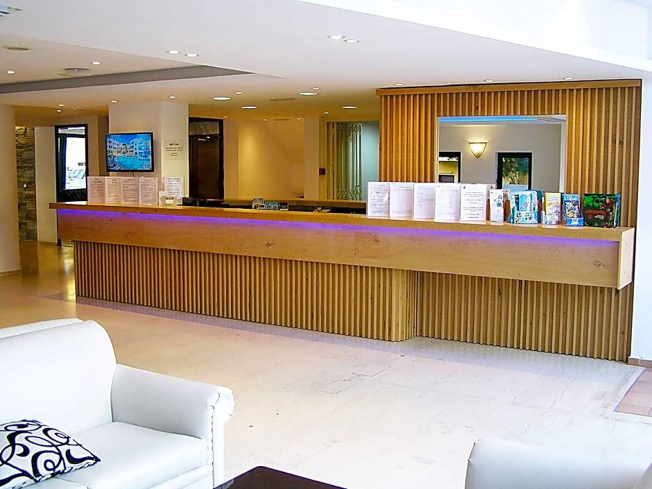 Elmi Suites Beach Hotel