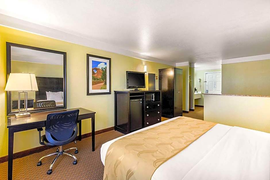 Quality Inn & Suites Gallup I-40 Exit 20