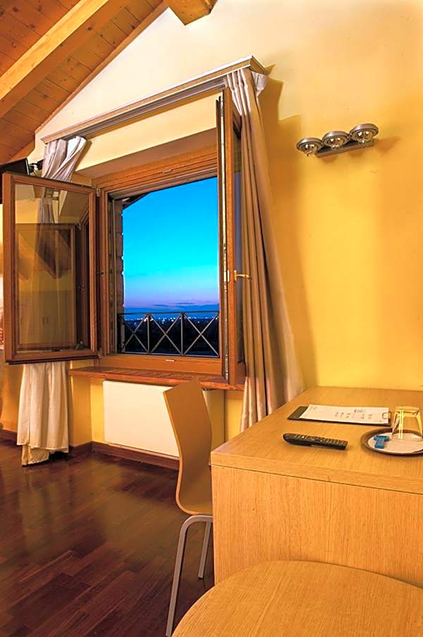 Hotel Fontana Santa