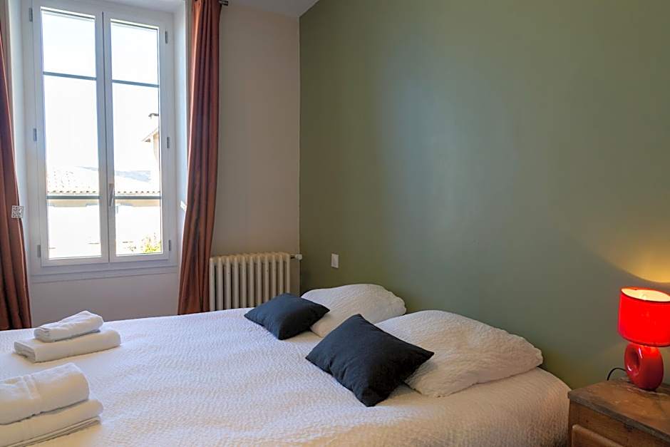 Logis Hôtel Restaurant Le Louvre